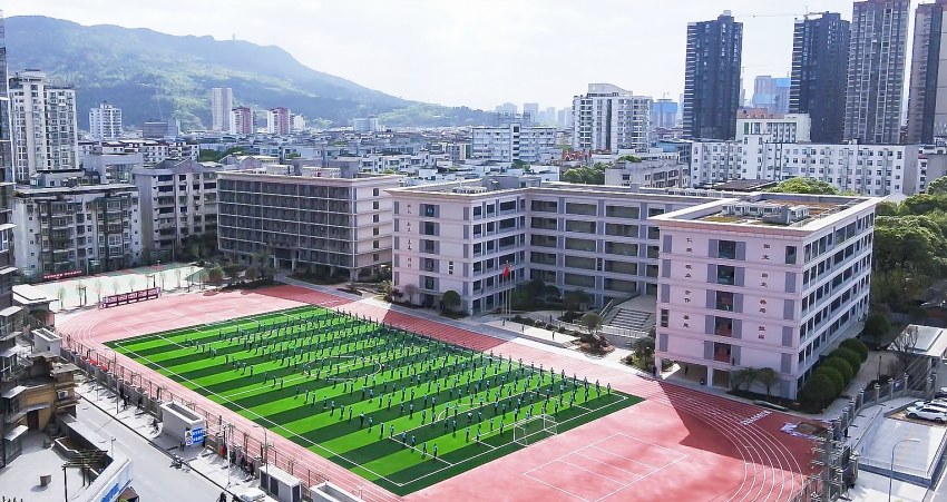 廣元市實施《市主城區學校建設三年行動計劃》，規劃投入15.89億元，建設項目23個，新增學位15480個。利州區教育局供圖