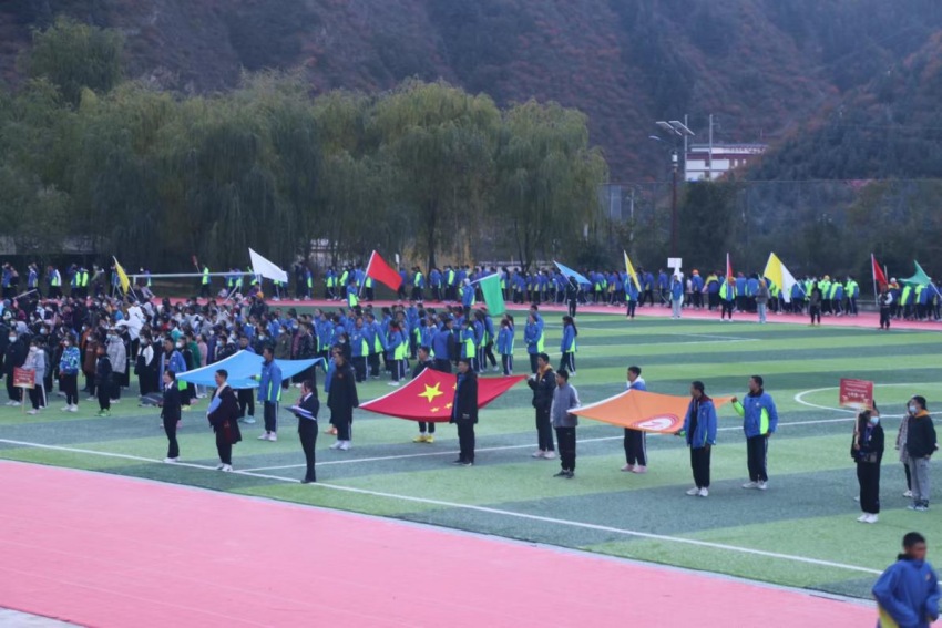 白玉縣中學第九屆學生運動會。白玉縣中學校供圖