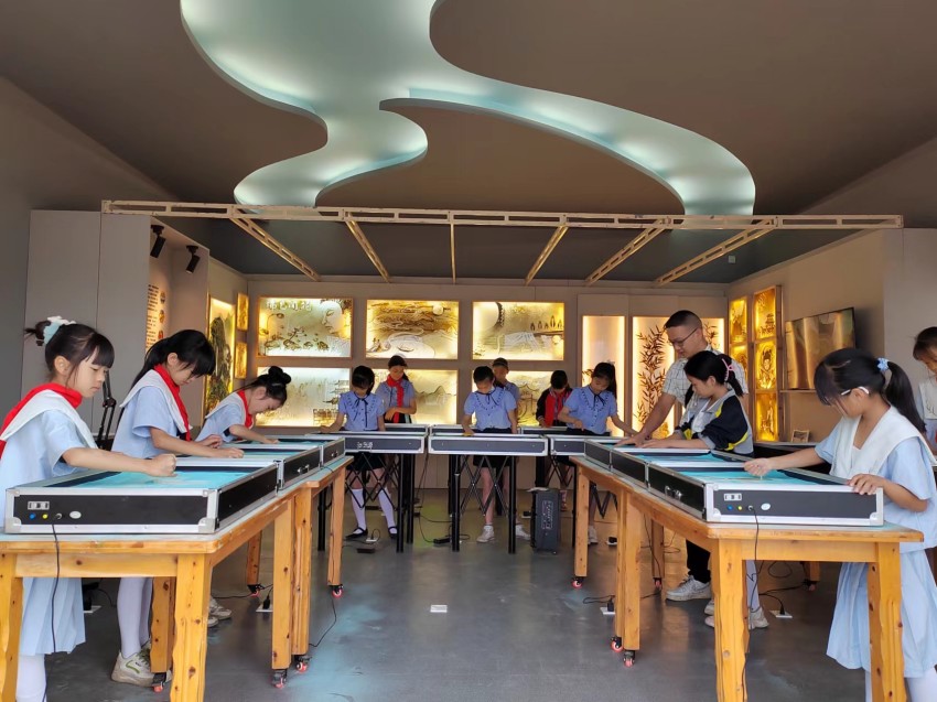 宜賓市敘州區南廣學校心理健康沙畫活動。宜賓市教育和體育局供圖