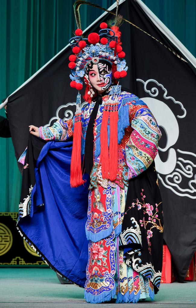 楊麗在川劇《陳倉逼良》中飾演陳倉女。受訪者供圖