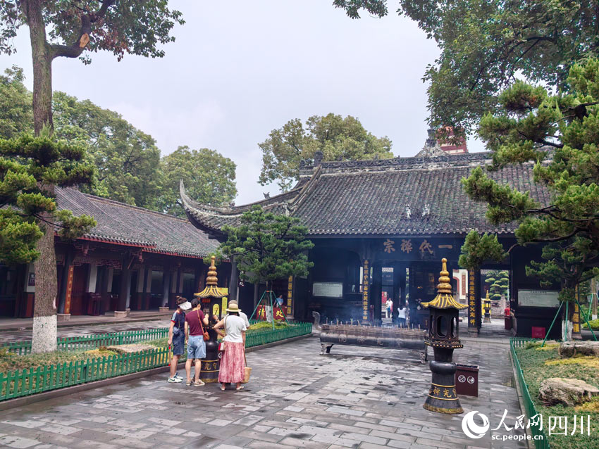 寶光寺內場景。人民網記者 劉海天攝