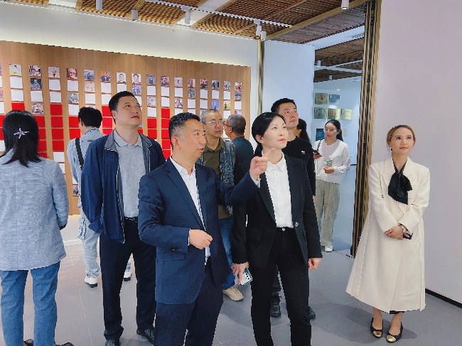 展覽現場。成都市雙流區委統戰部供圖  