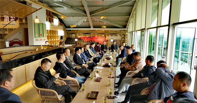 調研組召開“進萬企、解難題、優環境、促發展”工作座談會。民建成都市委會供圖