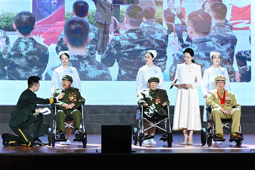 老英雄們寄語年輕人。四川省退役軍人事務廳供圖