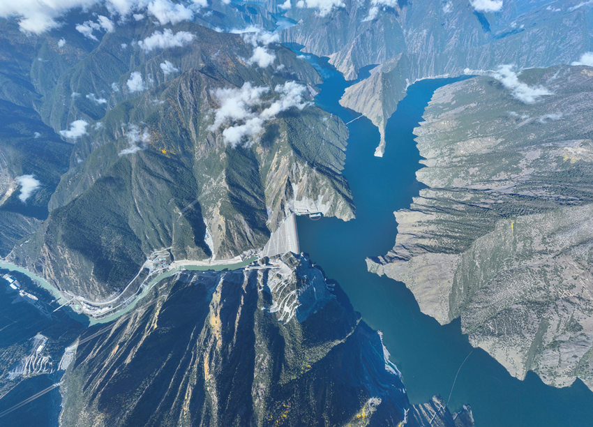 雅礱江兩河口水電站大壩。雅礱江公司供圖