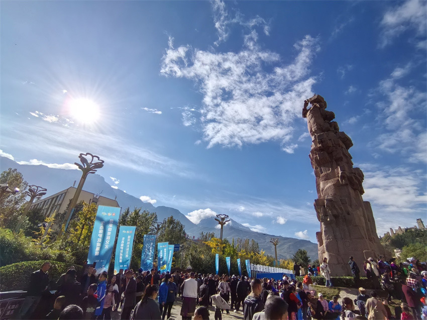 凈土阿壩，陽光茂縣。人民網記者 劉海天攝