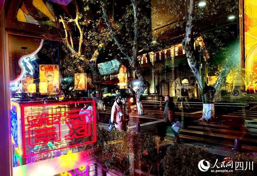 祠堂街夜宵美食。薛育建攝