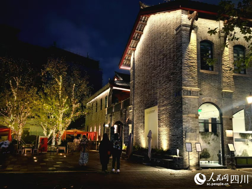 祠堂街區新貌。薛育建攝