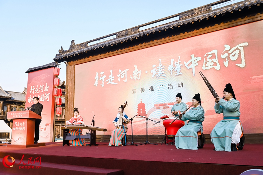 “華夏古樂團”演奏。人民網 霍亞平攝