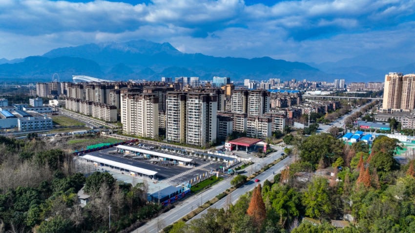 天府重卡充電站航拍圖。王小平攝