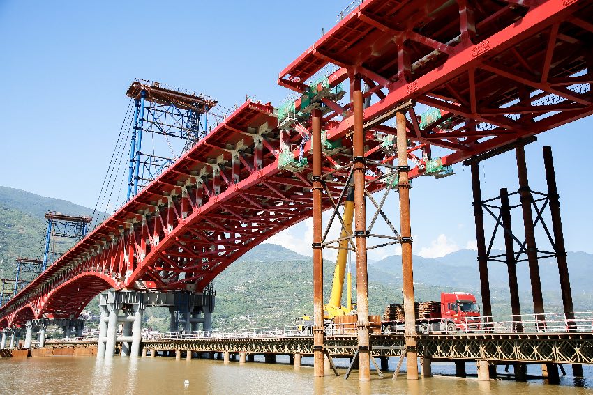 蘭家灣特大橋建設。蜀道高速集團樂漢公司供圖