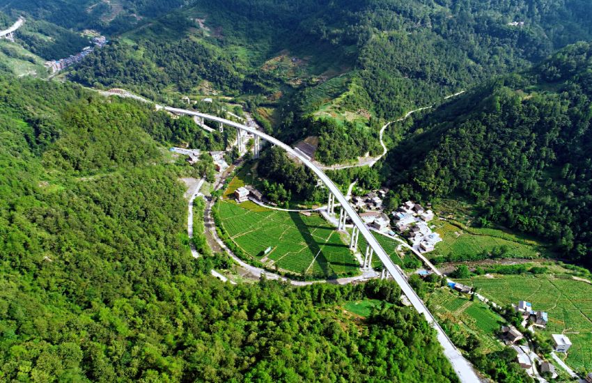 農發行信貸支持的達州市巴山大峽谷快速通道項目。農發行四川省分行供圖