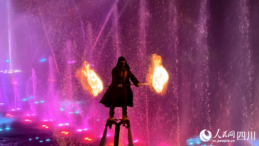 “星火璀璨”火壺表演。人民網 趙祖樂攝