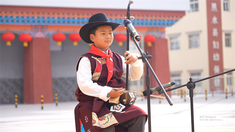 二胡表演。黑水縣融媒體中心供圖