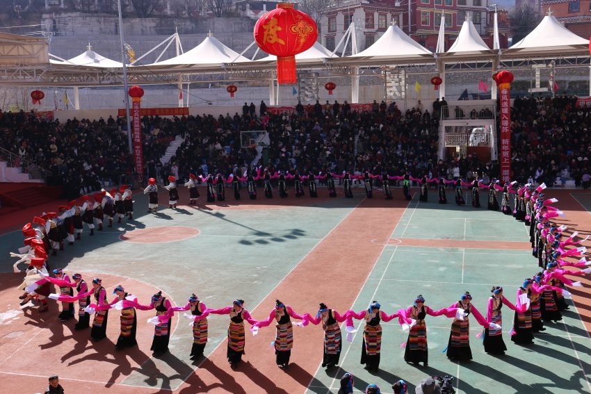 非遺文化展演現場。巴塘縣委宣傳部供圖