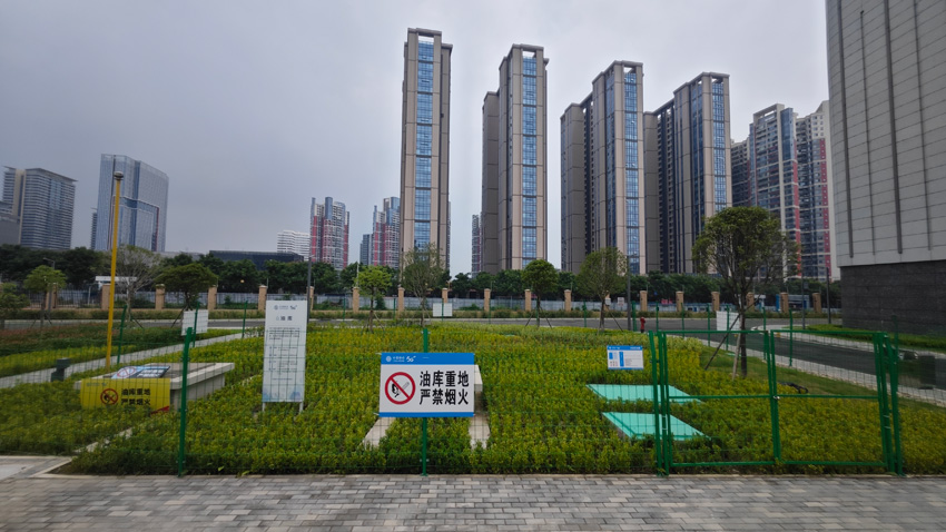 備用柴油發電機組配備了專用油庫。受訪者供圖