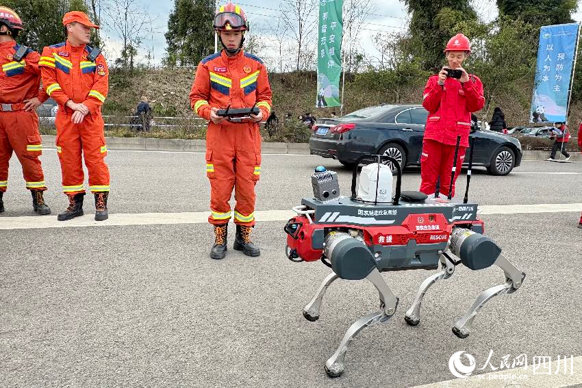 四川省2025年突發地質災害防范應對專項演練現場。人民網記者 朱虹攝