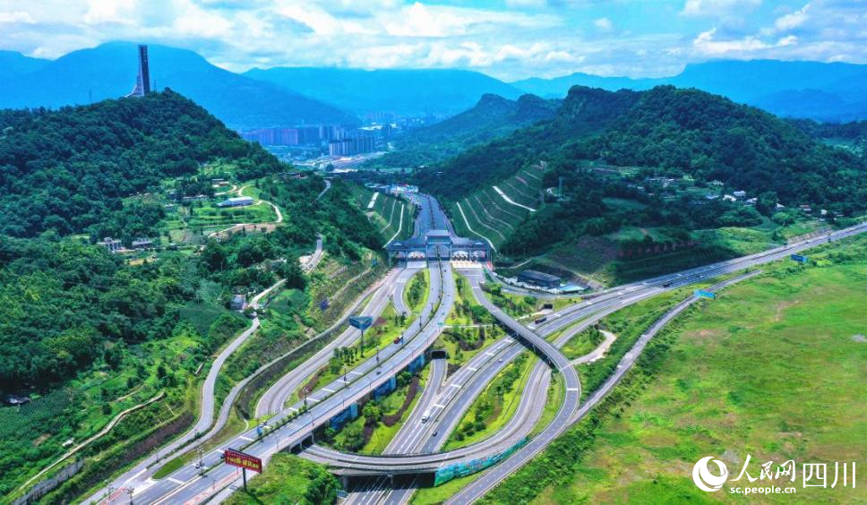 雅安東互通立交 韓毅攝