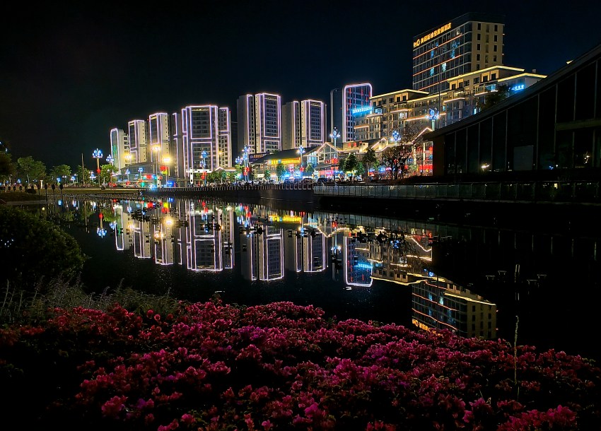德昌城市新區夜景。謝寶憲攝