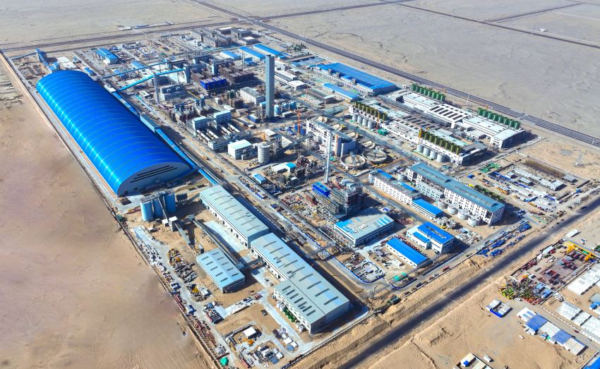 中國五冶集團承建的世界級超大型鉛鋅礦冶煉生產基地——新疆火燒云鉛鋅冶煉工程。中國五冶集團供圖