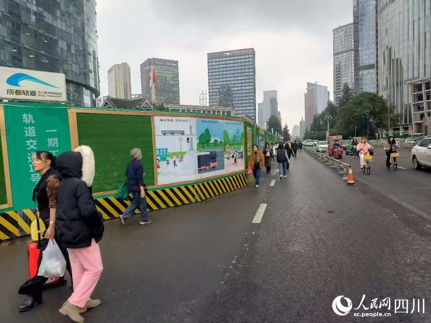 部分圍擋已經在陸續拆除。成都軌道集團供圖