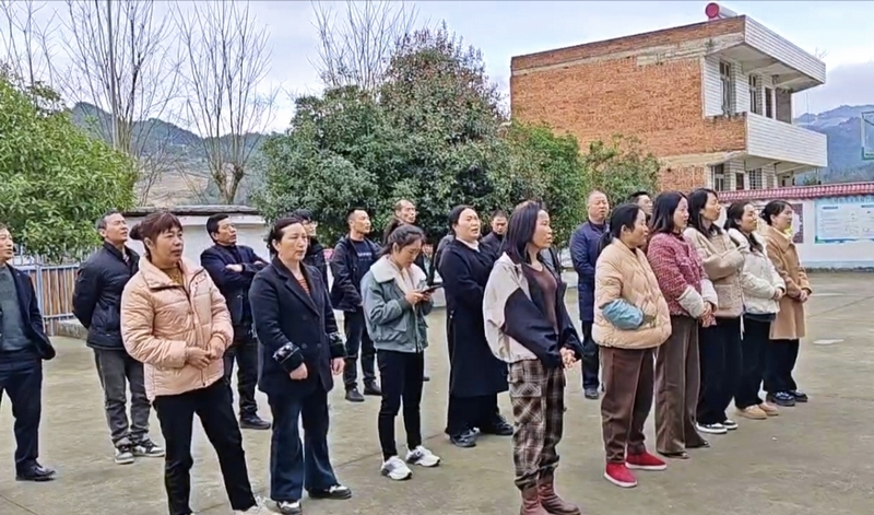 公平村歌隊在排練“村晚”歌曲。受訪者供圖