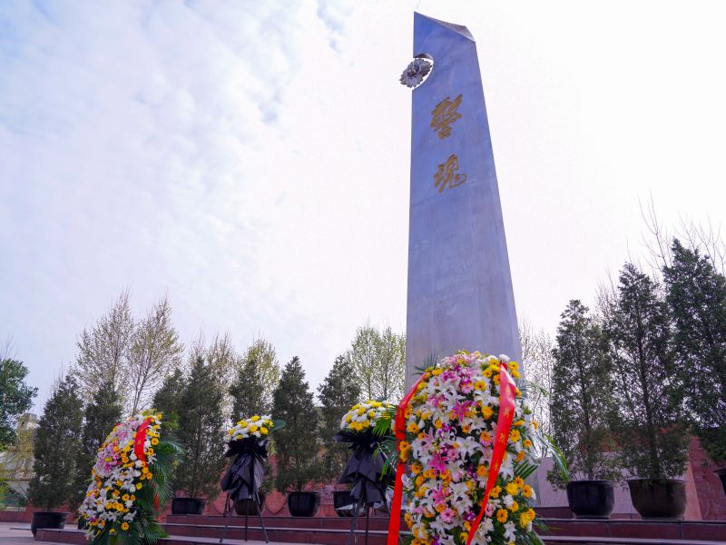 警魂碑祭奠處。成都公安供圖
