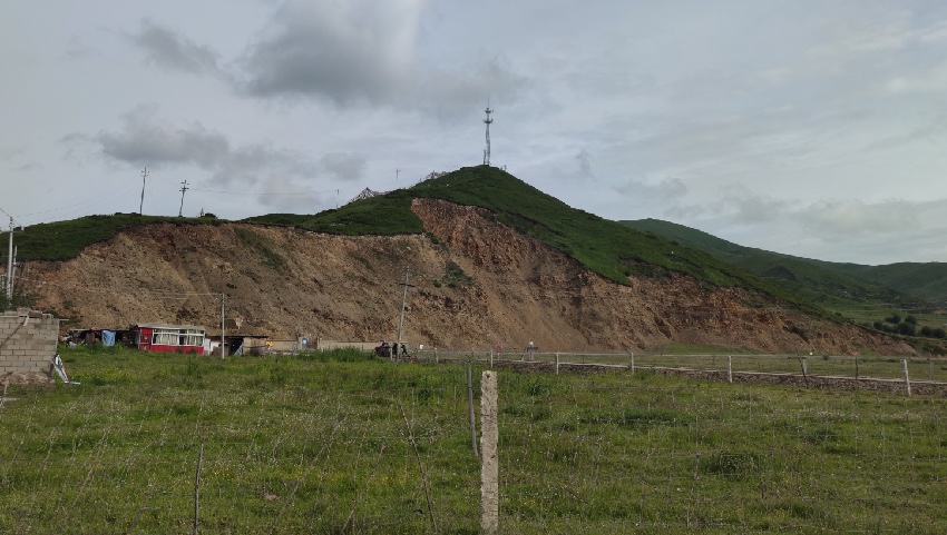 廢棄礦山修復前。四川省自然資源廳供圖