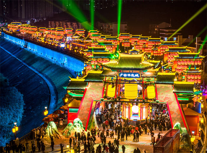 廣安不夜城。廣安市融媒體中心供圖