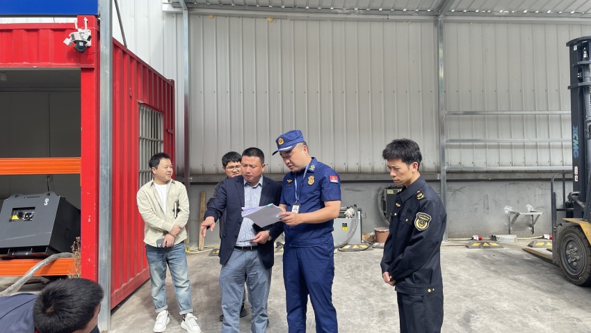 宜賓消防聯合應急、住建、公安等部門開展違規動火作業專項檢查。宜賓消防供圖