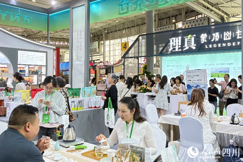 第十四屆四川茶博會現場。人民網記者 朱虹攝
