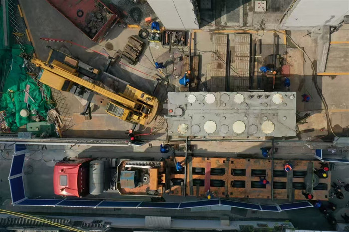 狹窄的施工現場。國網成都供電公司供圖