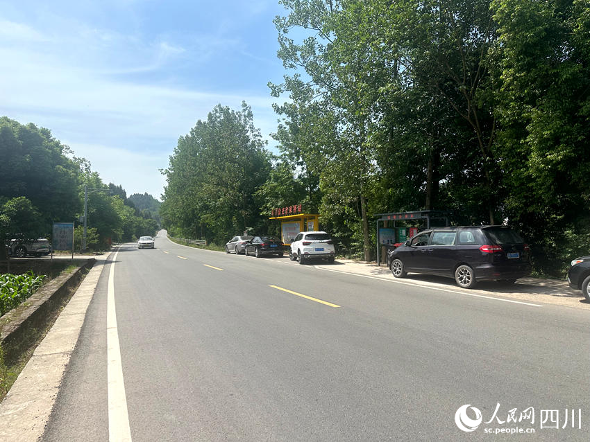 改造后的道路。人民網記者 王波攝