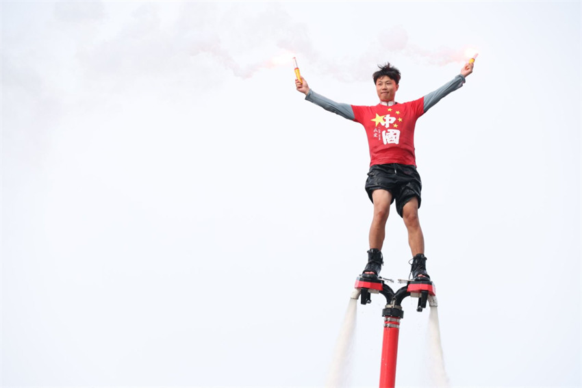 2025年全國龍舟大聯動暨“劃遍四川”樂山夾江站集中展演活動現場。主辦方供圖