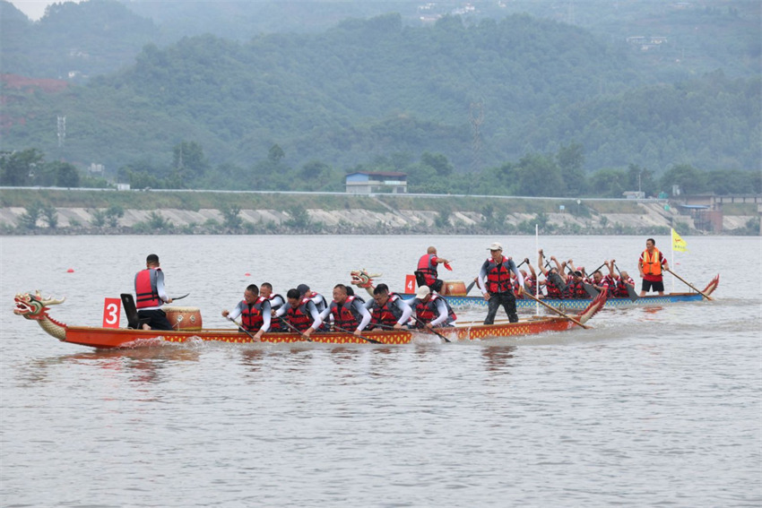 2025年全國龍舟大聯動暨“劃遍四川”樂山夾江站集中展演活動現場。主辦方供圖