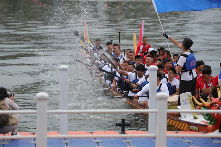 達到終點。張越供圖