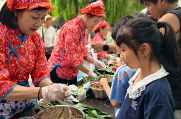 一場集文化傳承、健康養生、旅游消費于一體的端午民俗盛會