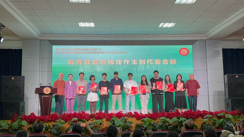 優秀非遺影像作品主創代表合影。張越攝