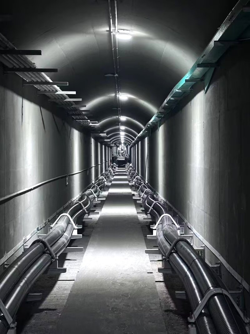 雙流220KV西航港變電站配套項目電纜通道內景。中國五冶集團供圖