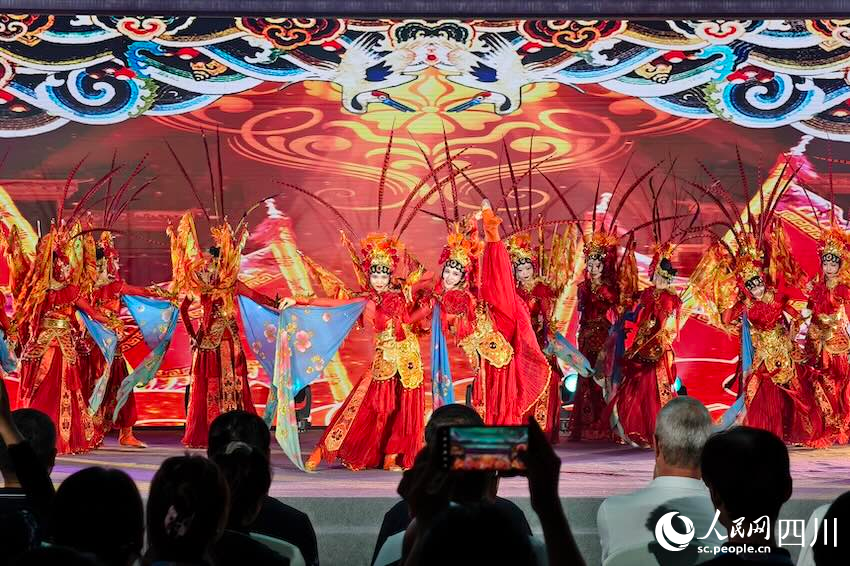 開村活動現場。人民網 趙祖樂攝