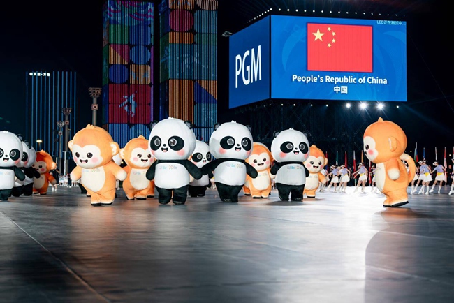 吉祥物 “蜀寶” 和 “錦仔”。羅堂供圖