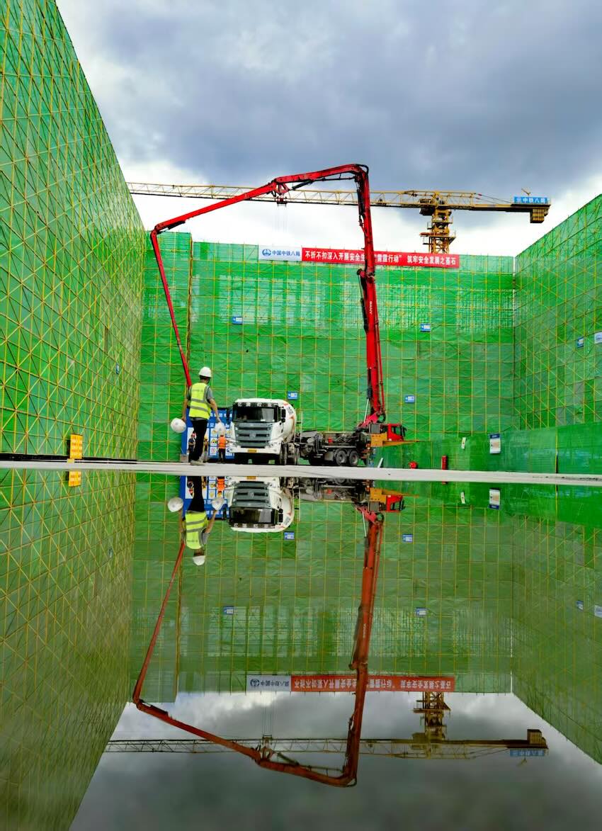 開江南站在成達萬高鐵7個新建車站中率先封頂。成達萬高鐵公司供圖