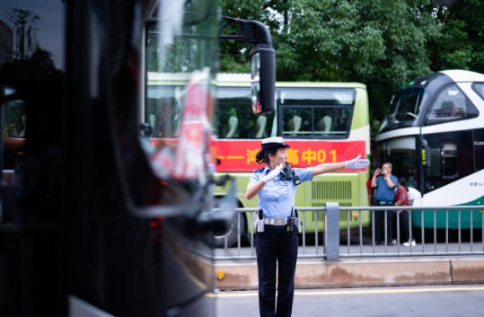 資陽交警李晉：堅定“護航高考路”15載