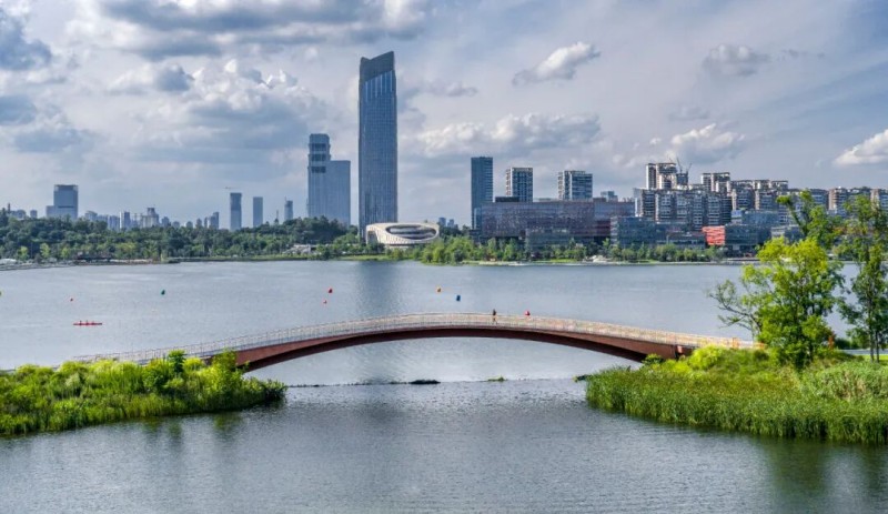 興隆湖。米克攝