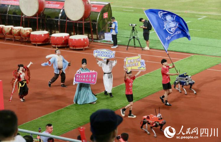 開幕式，綿陽隊“哪吒”“太乙真人”等入場。人民網記者 朱虹攝