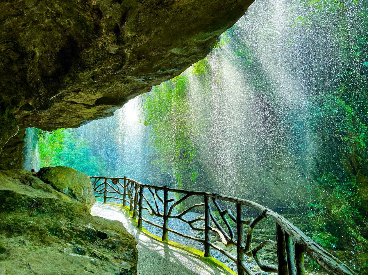 桃溪谷·珠簾瀑布。巴山大峽谷景區供圖