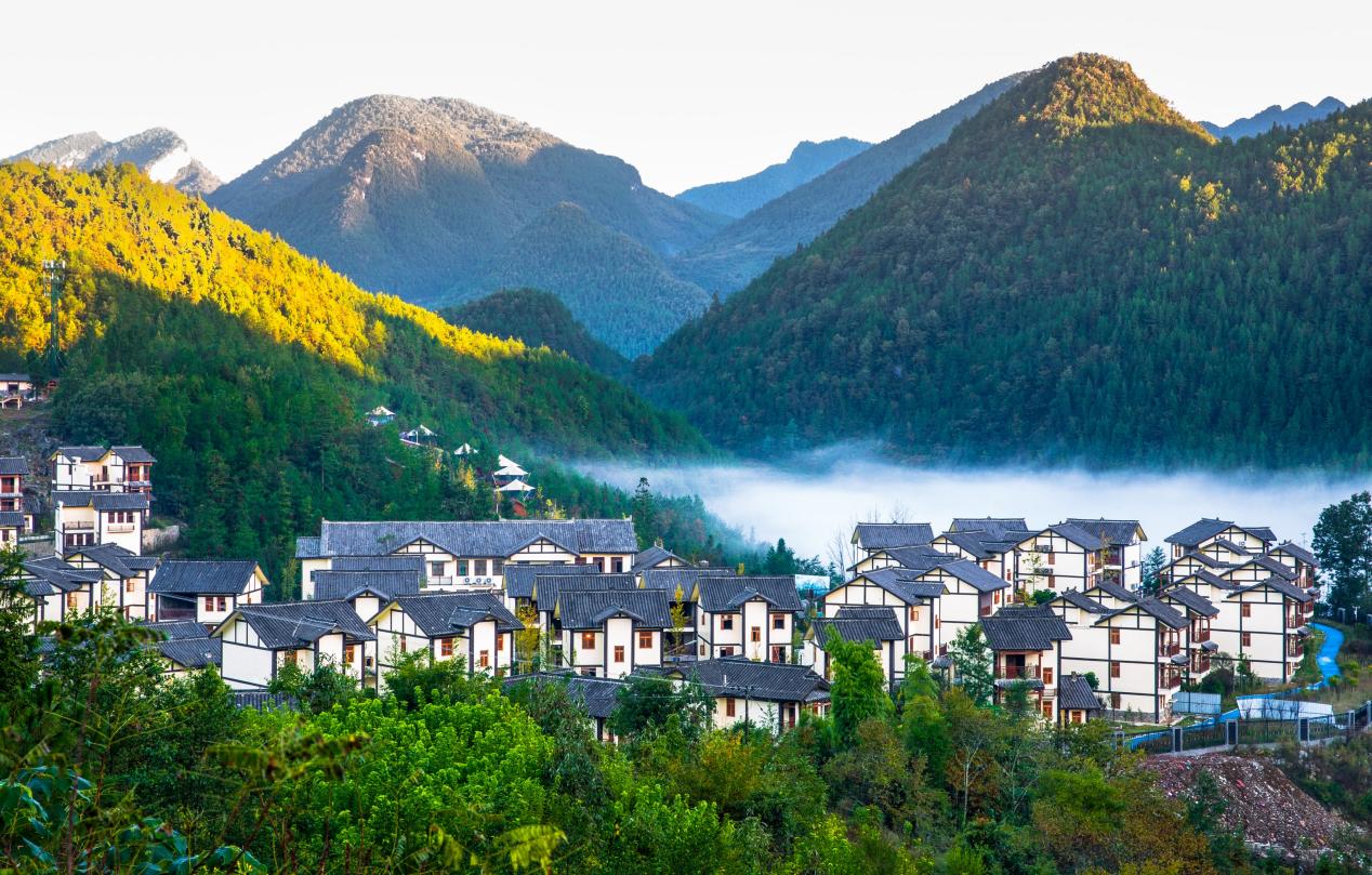 巴山云頂度假區民宿。巴山大峽谷景區供圖