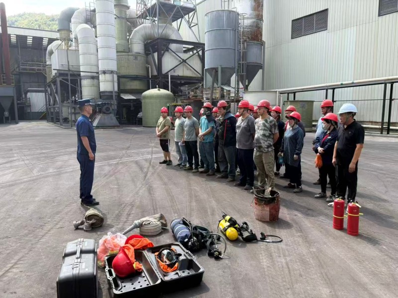 在工業園區組織職工開展消防安全培訓。雅安消防供圖