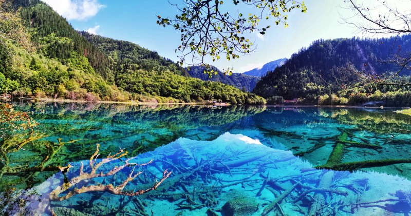 九寨溝景區的海子。九管局供圖