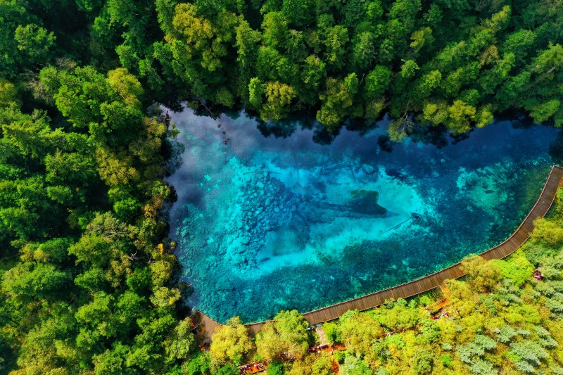 五彩池航拍圖。九管局供圖